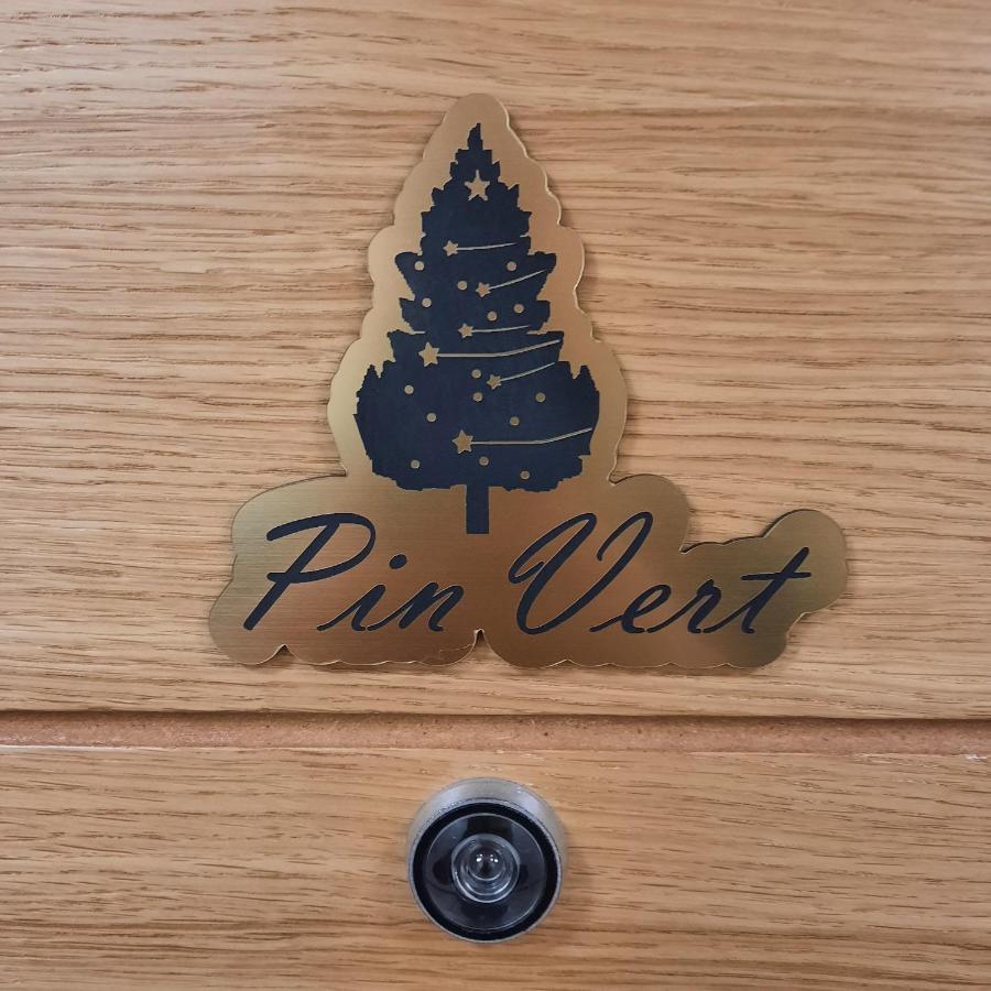 Pin Apartament *