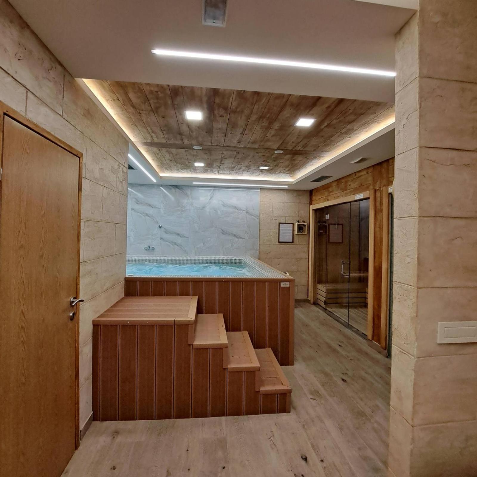 Pin Apartament